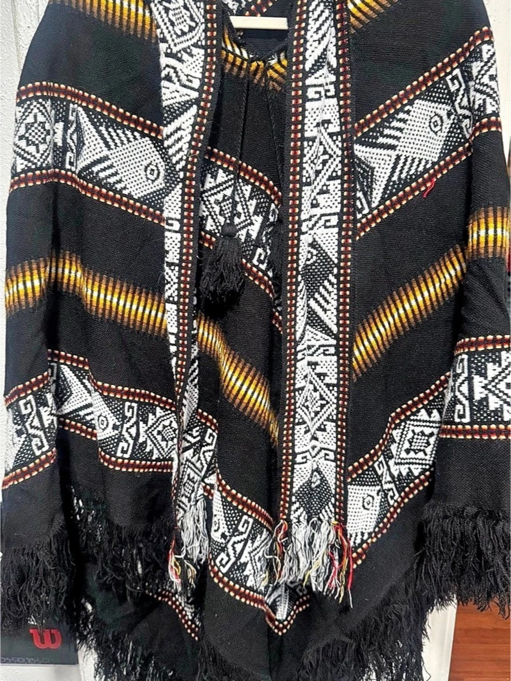 Geometric Fringe Wrap in Black & White Like New